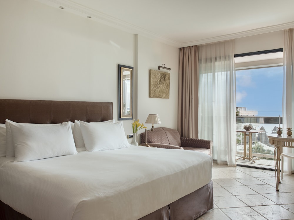 Habitación Premium, vistas al mar (Vista Mar Frontal,) del hotel Don Pepe Gran Meliá. Foto 4