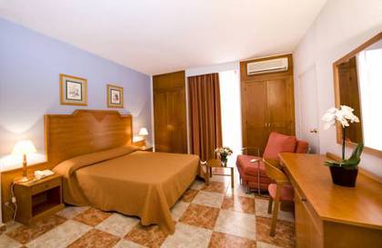 Habitación Doble del hotel Monarque El Rodeo