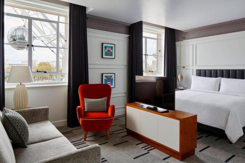 Habitación Ejecutiva con acceso al salón del hotel London Marriott County Hall