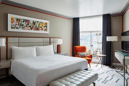 Suite con vistas al río y acceso al salón del hotel London Marriott County Hall. Foto 4