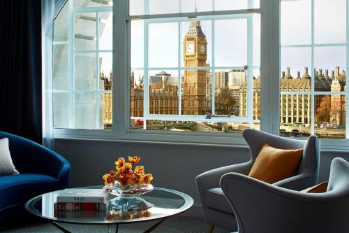 Suite Westminster con acceso al salón del hotel London Marriott County Hall. Foto 5