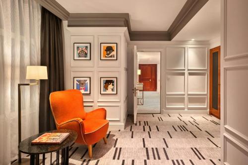 Suite Ático con acceso al club lounge del hotel London Marriott County Hall. Foto 2