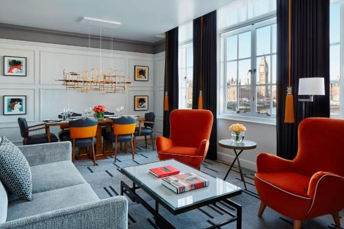Suite con acceso al club lounge y vistas al río Támesis del hotel London Marriott County Hall