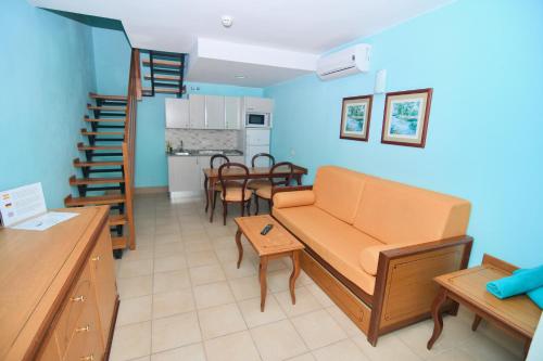 Bungalow del hotel Bungalows Playamar. Foto 25