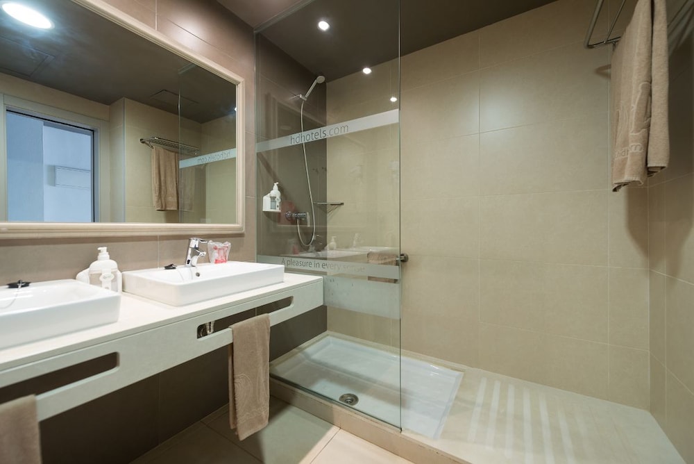 Junior Suite del hotel HD Beach Resort and SPA. Foto 2