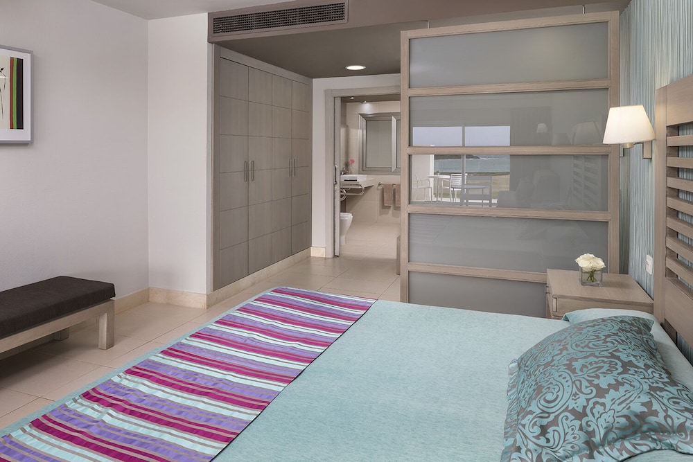 Suite, vista mar del hotel HD Beach Resort and SPA. Foto 3