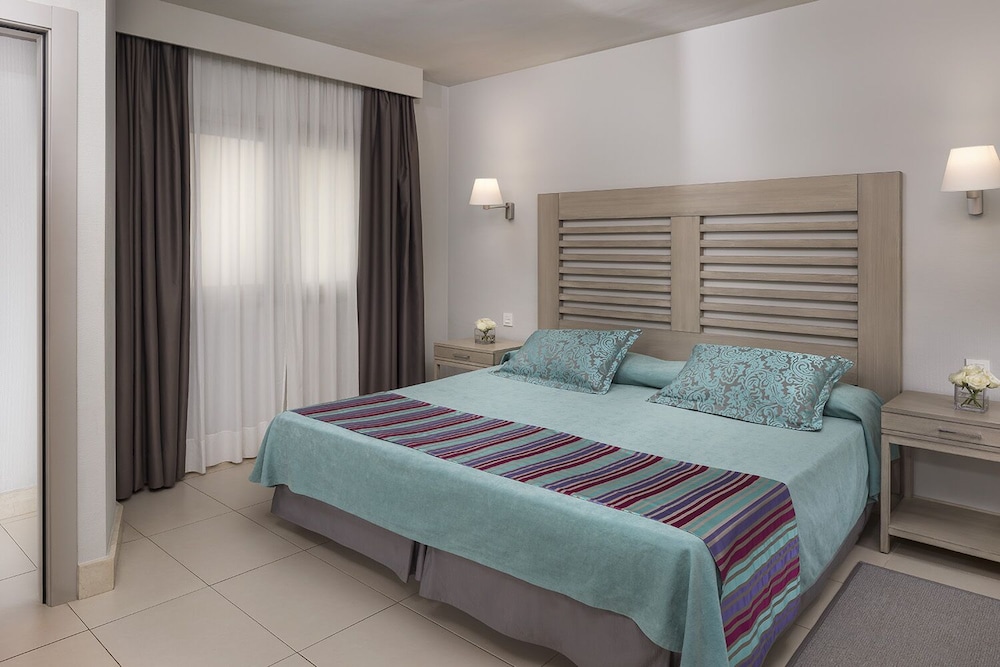 Suite del hotel HD Beach Resort and SPA. Foto 3