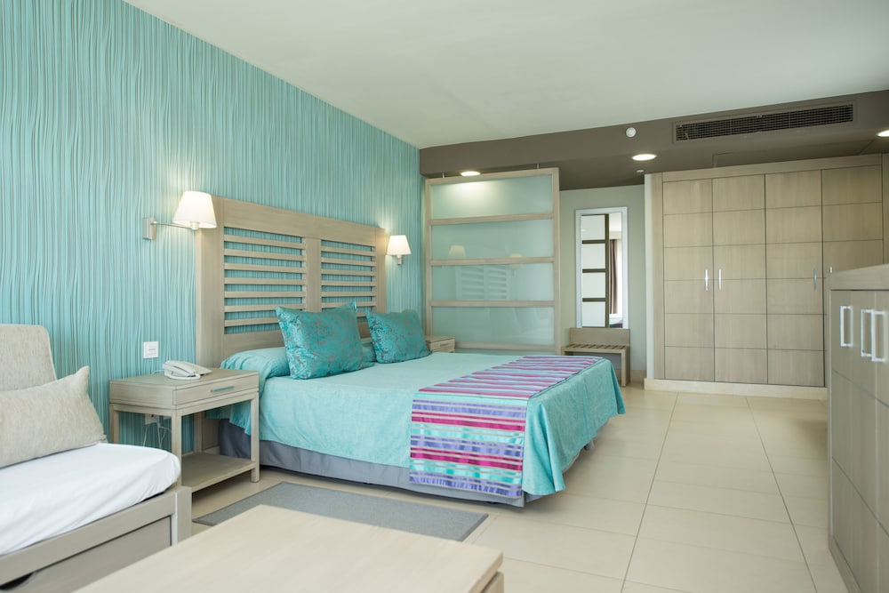 Junior Suite Emblem del hotel HD Beach Resort and SPA