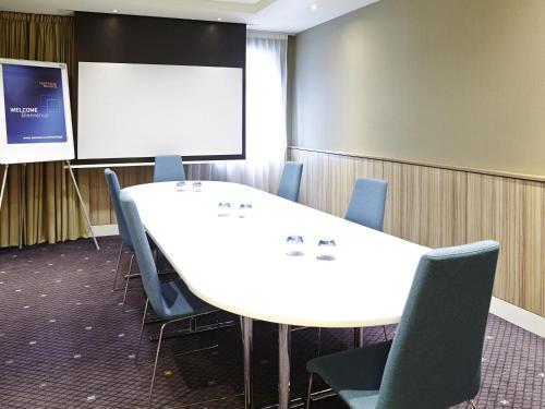 Habitación Superior - 1 cama grande + 1 sofá cama del hotel Novotel London Blackfriars. Foto 1