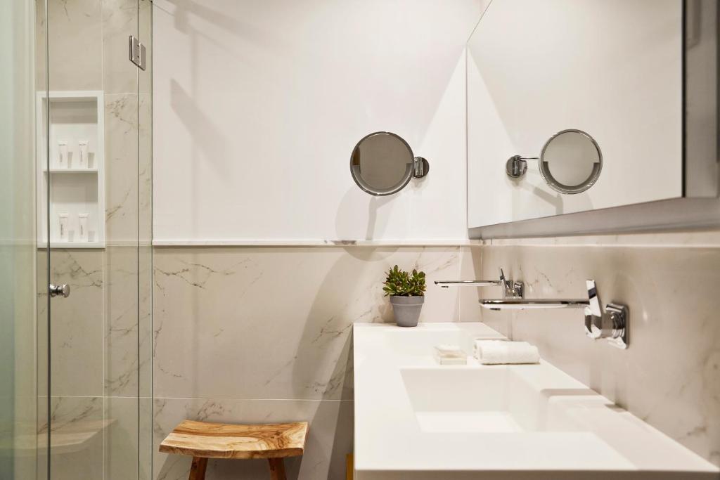 Suite Lujo Vista Jardin del hotel Puente Romano Beach Resort. Foto 1