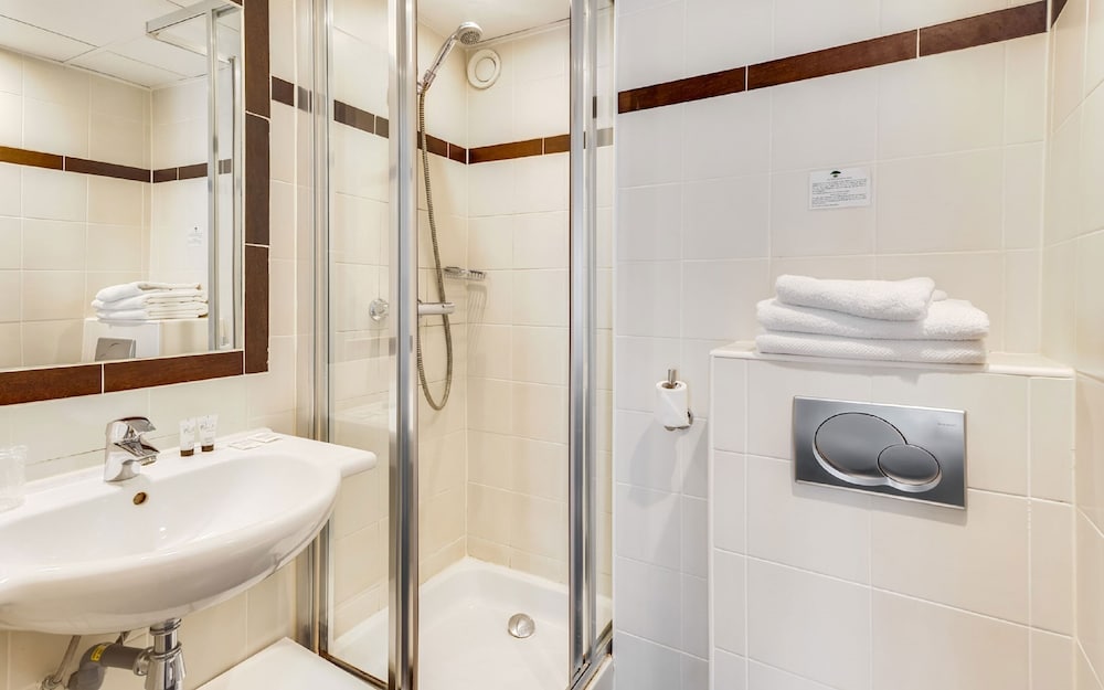 Habitación Doble del hotel Carladez Cambronne. Foto 4