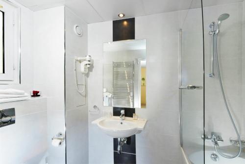 Habitación Doble Superior del hotel Carladez Cambronne. Foto 1