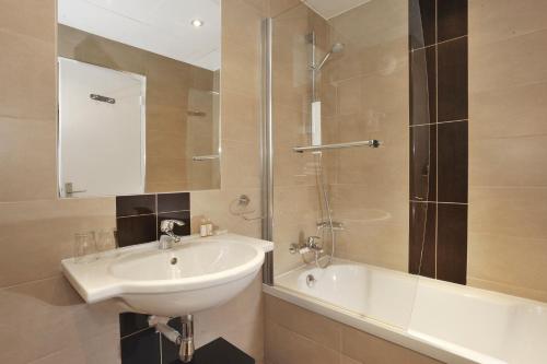 Habitación Doble Superior del hotel Carladez Cambronne. Foto 3