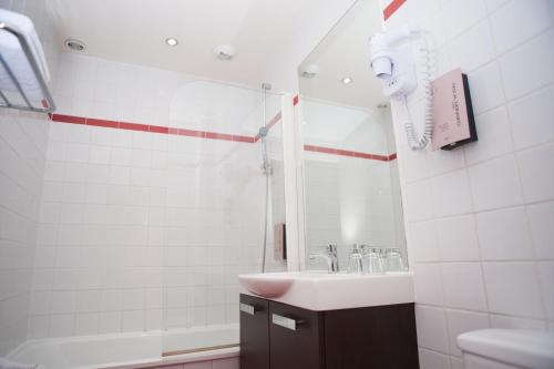 Habitación Doble Estándar del hotel 29 Lepic. Foto 3