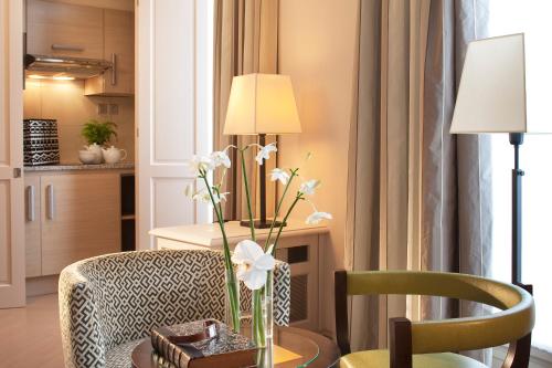 Habitación Deluxe del hotel Hotel de l'Arcade. Foto 1