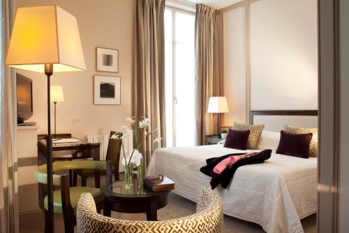 Habitación Deluxe del hotel Hotel de l'Arcade. Foto 4