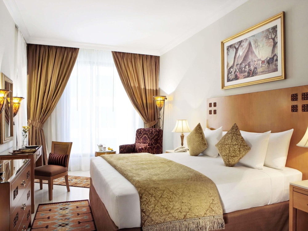 Apartamento Familiar de un dormitorio con 2 camas individuales, Vistas a la ciudad del hotel Mercure Hotels Suites And Apartments Barsha Height. Foto 3