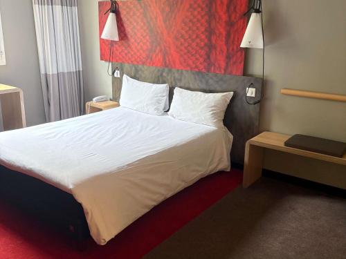 Habitación Doble Estándar - Adaptada para personas con discapacidad del hotel ibis Paris la Defense Courbevoie