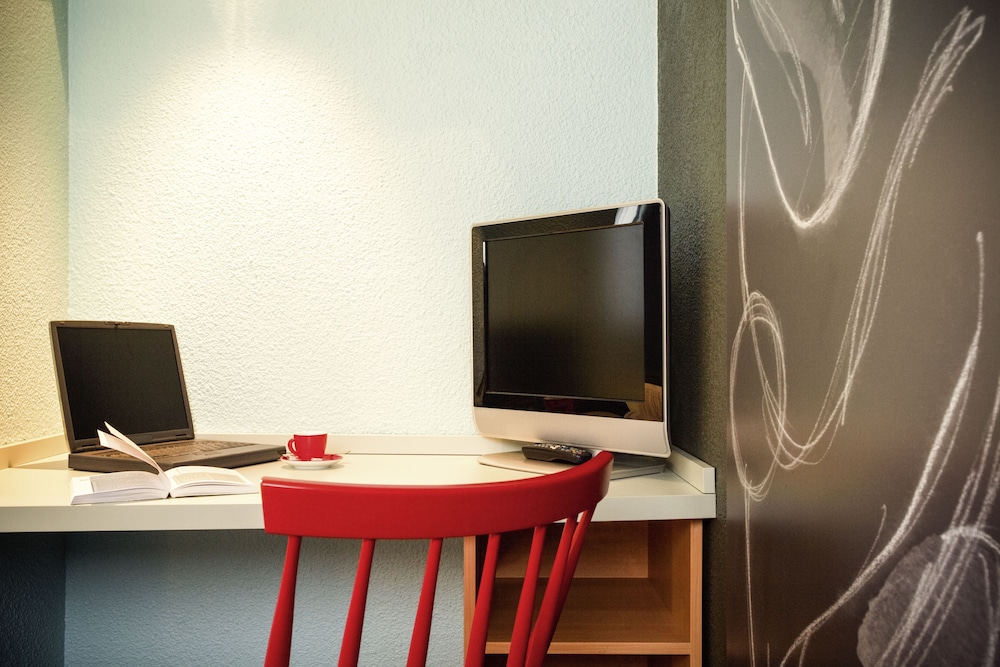 Habitación Estándar con 1 cama doble del hotel Ibis Paris Gennevilliers. Foto 8