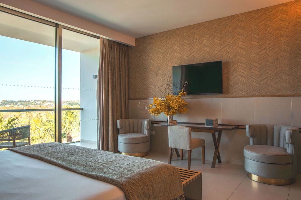 Habitación doble, vistas al campo de golf (Prestige) del hotel Wine & Books by the Sea, Algarve Resort. Foto 4