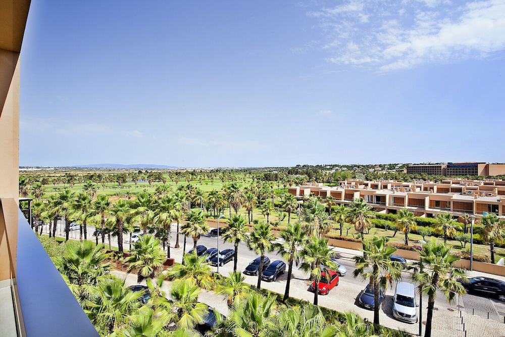 Habitación clásica doble, vistas al complejo turístico (Prestige) del hotel Wine & Books by the Sea, Algarve Resort. Foto 7