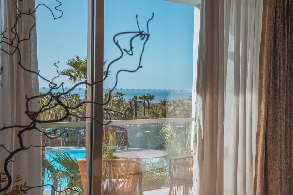 Habitación doble superior, vistas al mar del hotel Wine & Books by the Sea, Algarve Resort. Foto 7