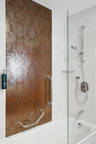 Habitación Doble - 2 camas del hotel Hilton Garden Inn Sevilla. Foto 6