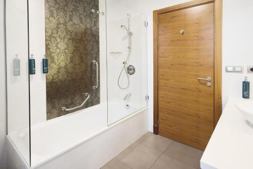 Habitaciones Comunicadas Familiares del hotel Hilton Garden Inn Sevilla. Foto 1