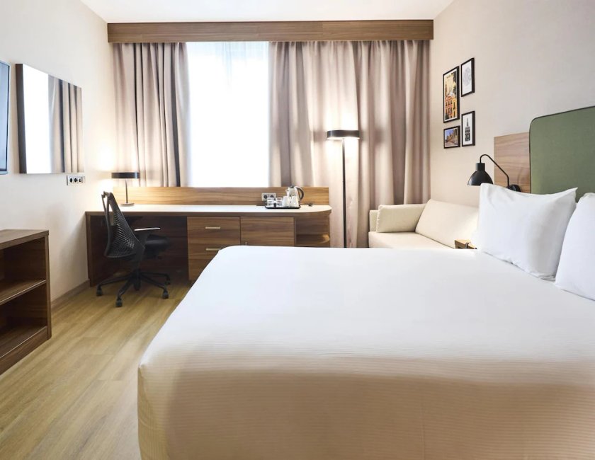 Habitación doble 1 Cama queen Accesible del hotel Hilton Garden Inn Sevilla. Foto 3