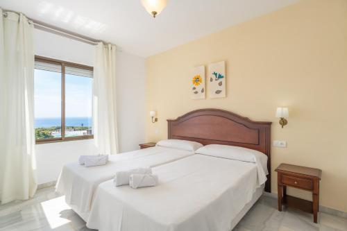 Apartamento con vistas al mar del hotel Playamaro. Foto 4