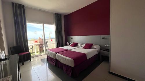 Habitación Doble Superior del hotel Nerja Club by Dorobe Hotels. Foto 7