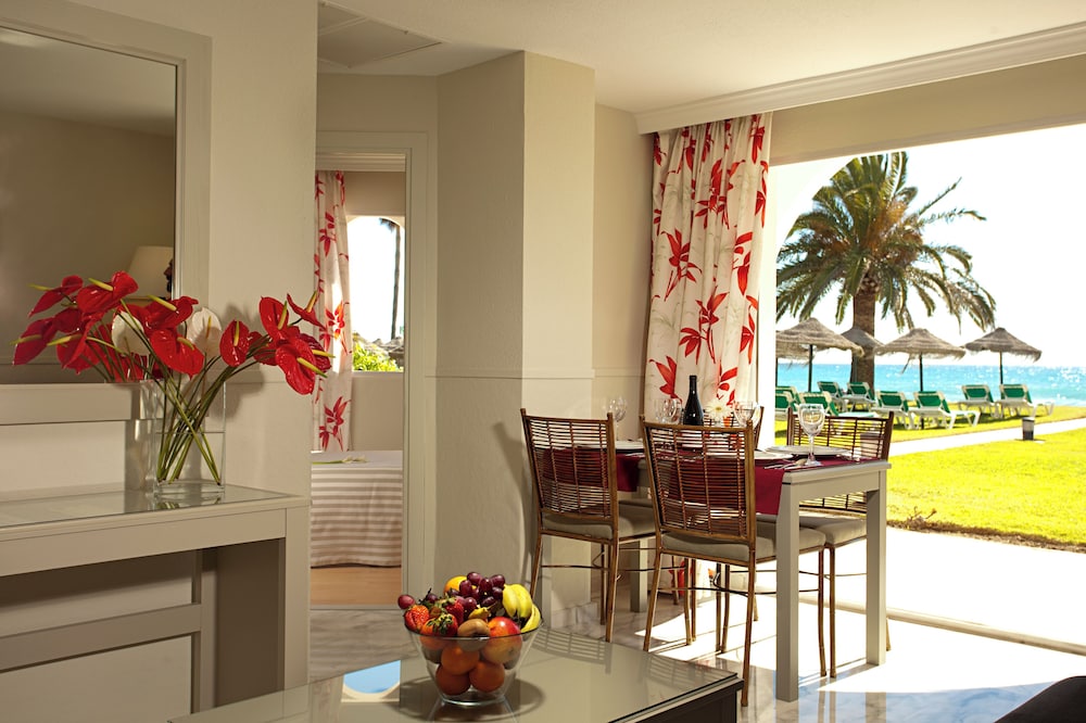 Apartamento 2 habitaciones 2 Camas individuales kitchenette del hotel Ona Marinas de Nerja. Foto 3