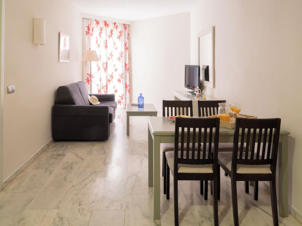 Apartamento 2 habitaciones 2 Camas individuales kitchenette del hotel Ona Marinas de Nerja. Foto 4
