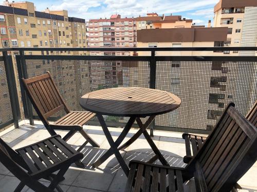 Apartamento Junior con terraza del hotel Plaza Picasso. Foto 1