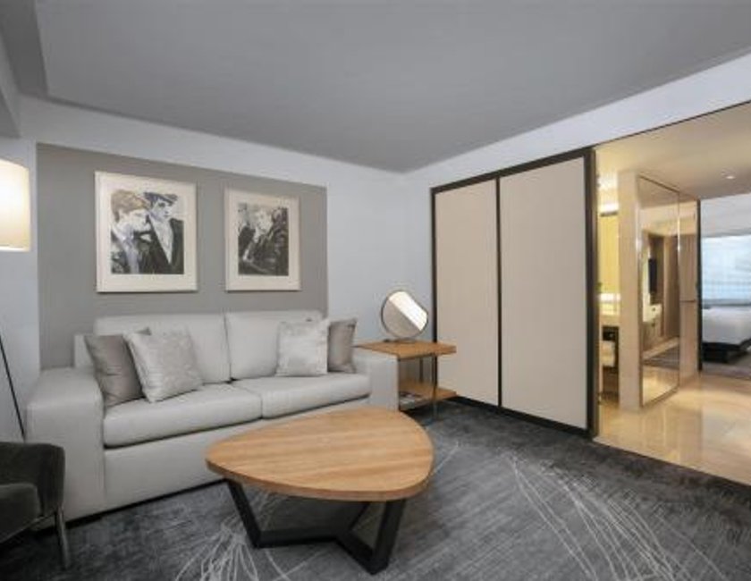 Suite Deluxe - 1 cama extragrande - Adaptada para personas con discapacidad auditiva del hotel Conrad New York Downtown