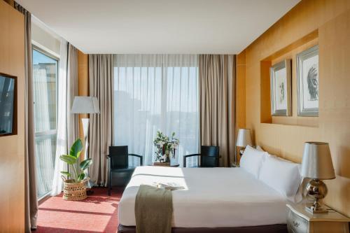 Suite Junior con vistas a la ciudad del hotel MiM Sitges member of Meliá Collection