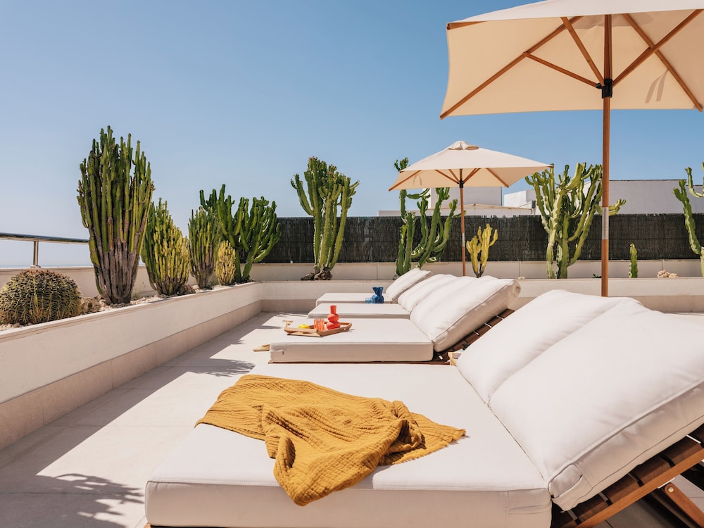 Ultimate ME+ Penthouse Piscina Privada del hotel ME Marbella. Foto 4