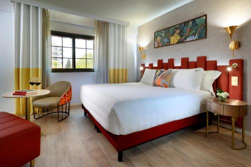 Habitación Doble Superior - 2 camas del hotel Hard Rock Marbella – Puerto Banús. Foto 1