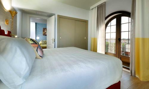 Suite del hotel Hard Rock Marbella – Puerto Banús. Foto 7