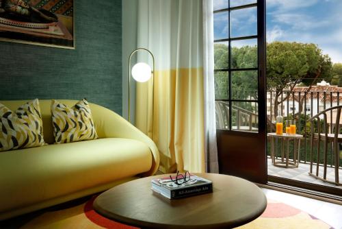 Suite del hotel Hard Rock Marbella – Puerto Banús. Foto 8