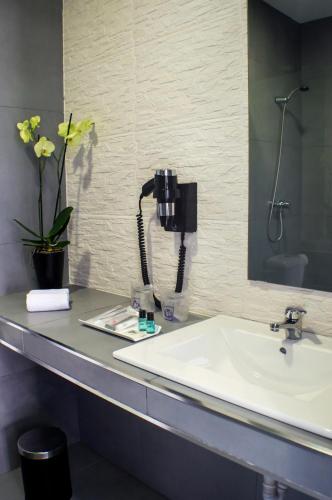 Habitación Triple con baño compartido del hotel Quart Youth. Foto 3