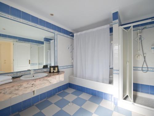 Habitación Superior del hotel BlueBay Banus. Foto 3