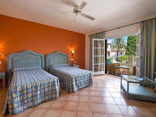 Habitación Estándar del hotel BlueBay Banus. Foto 1