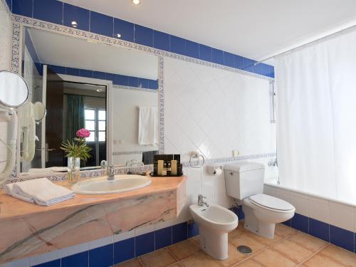 Habitación Familiar del hotel BlueBay Banus. Foto 1