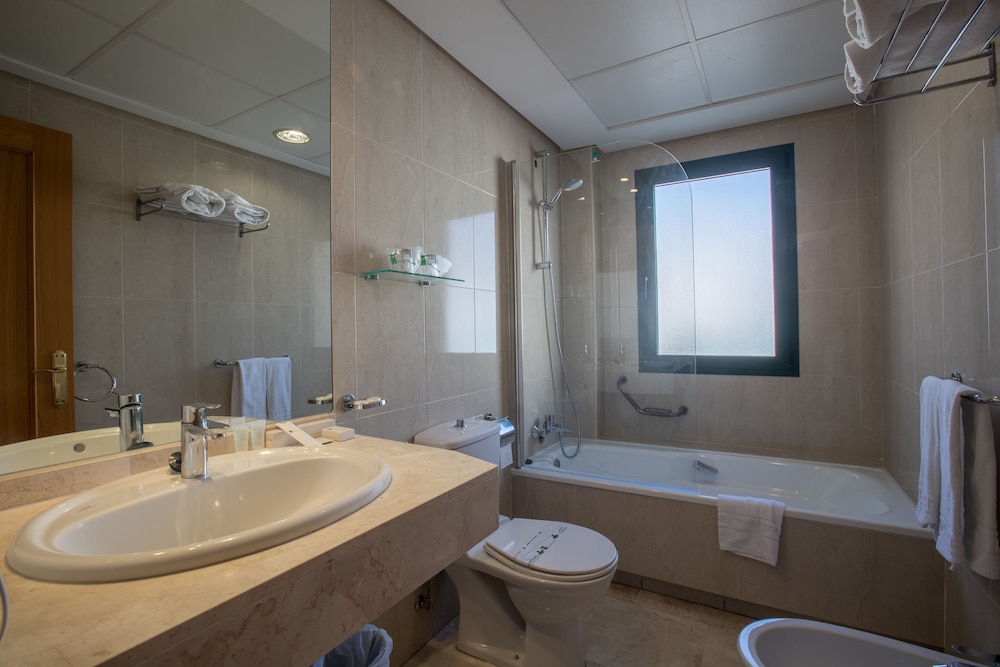 Habitación económica doble (Interior) del hotel Torremar. Foto 4