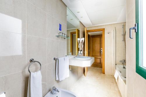 Habitación Triple del hotel Torremar. Foto 4