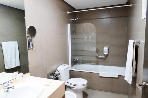 Habitación cuádruple del hotel Benetússer. Foto 4