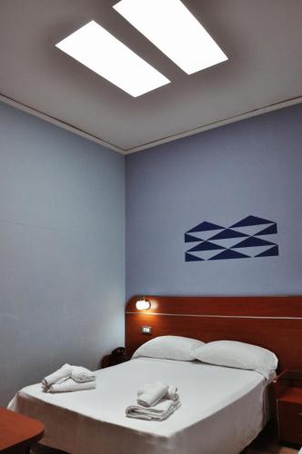 Economy Double Room with Skylight del hotel Millennium Gold. Foto 1