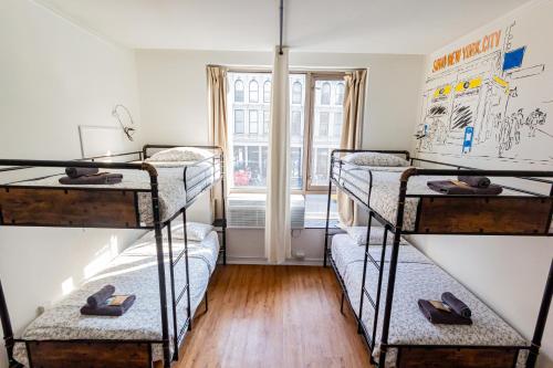 Habitación Cuádruple Clásica del hotel JG Sohotel. Foto 4