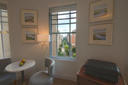 Habitaciones comunicadas con vista a Broadway - 1 cama king y 2 camas queen del hotel Belleclaire. Foto 6